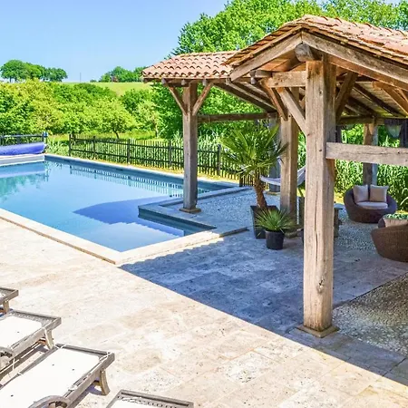 Amazing In Feriehus Fleurac (Dordogne)