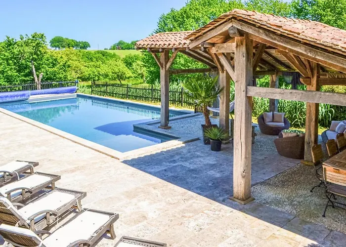 Amazing In Semesterbostad Fleurac (Dordogne)